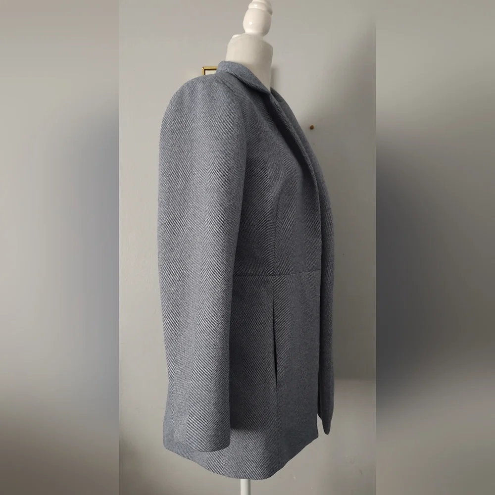 Unbranded blazer  Women Color Blue Two Pockets Super Comfortable Size Large New